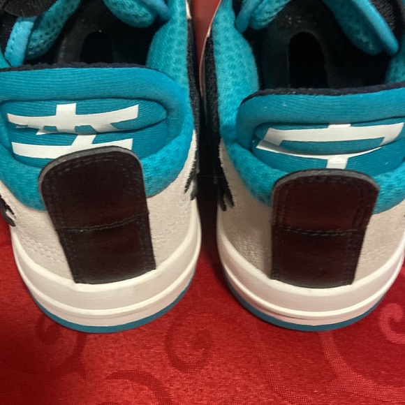 Li-Ning 2021-22 FW low top sneaker - Picture 3 of 6